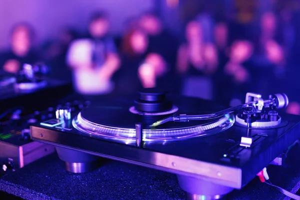Why a Wedding DJ Is Essential for Keeping Guests Engaged